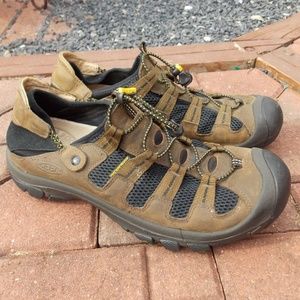 Keen Mens Slip On Hiking Shoes Sandals Size 12